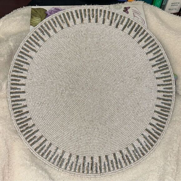 Set of 3 Evelina White Green Beaded Place Mats - Picture 1 of 5
